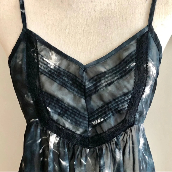 Timing Spaghetti Strap Top. Size L - Picture 2 of 5